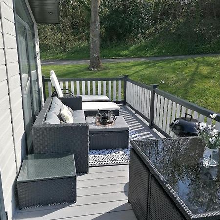 Luxury Lodge On Edge Of New Forest And 800M From Sea Entertainment And Leisure Passes Included Milford on Sea Esterno foto