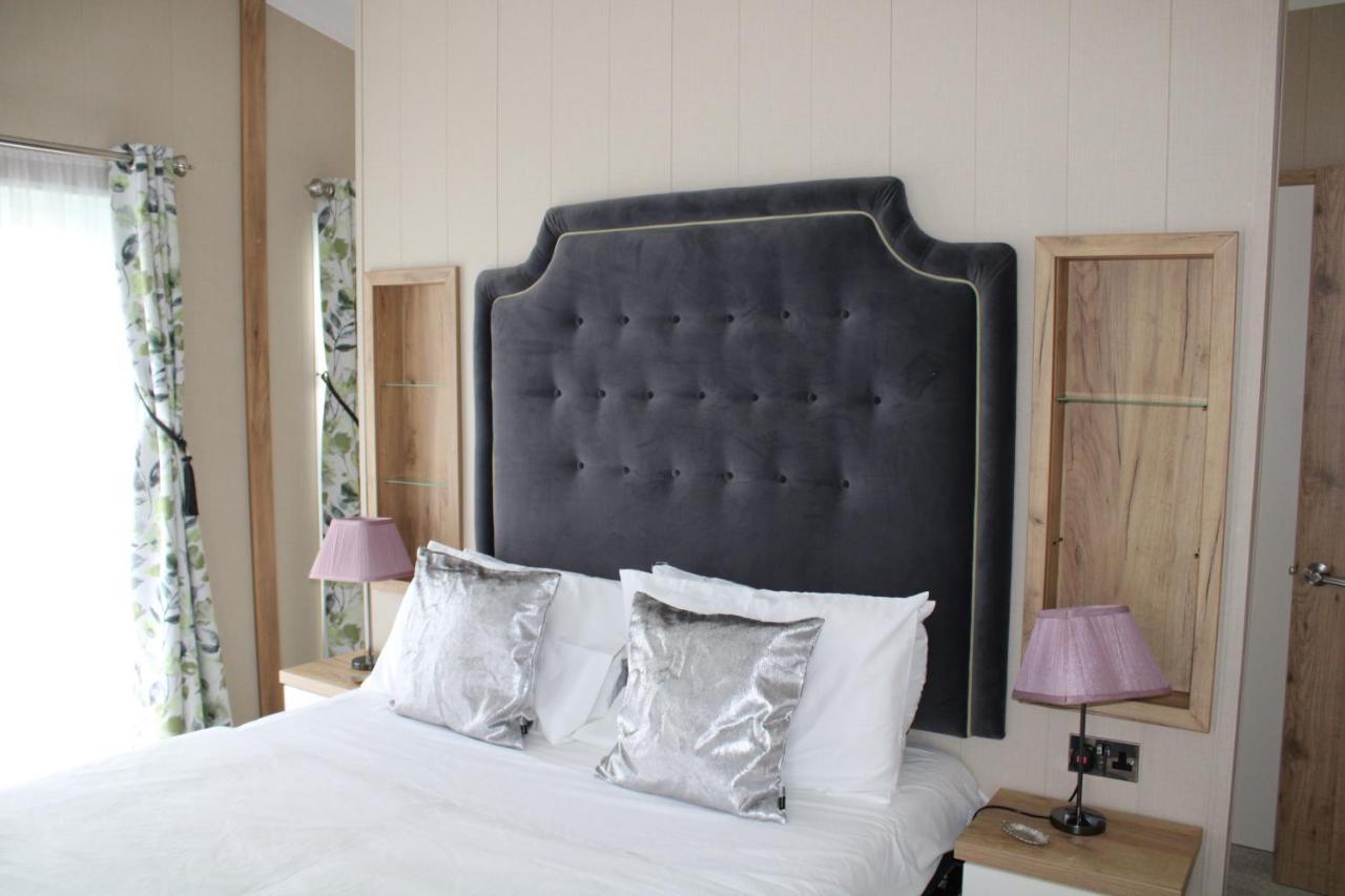 Luxury Lodge On Edge Of New Forest And 800M From Sea Entertainment And Leisure Passes Included Milford on Sea Esterno foto