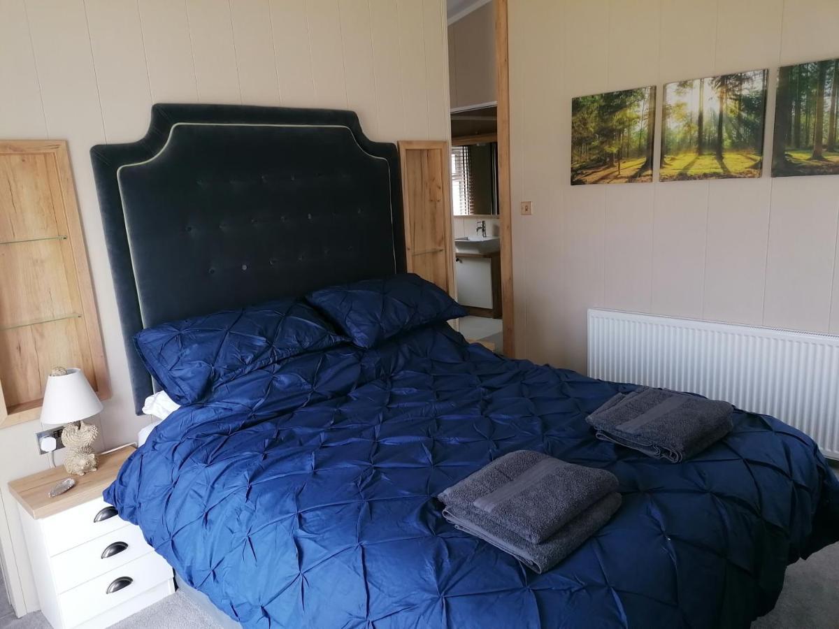 Luxury Lodge On Edge Of New Forest And 800M From Sea Entertainment And Leisure Passes Included Milford on Sea Esterno foto