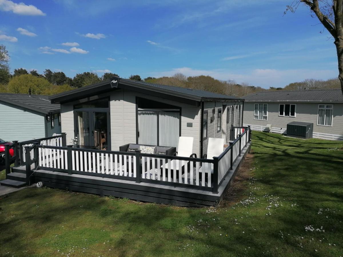 Luxury Lodge On Edge Of New Forest And 800M From Sea Entertainment And Leisure Passes Included Milford on Sea Esterno foto