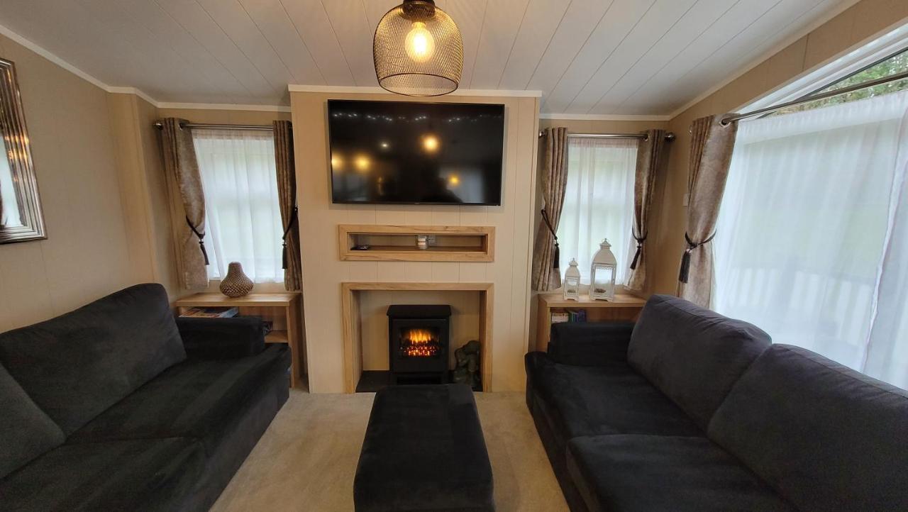Luxury Lodge On Edge Of New Forest And 800M From Sea Entertainment And Leisure Passes Included Milford on Sea Esterno foto