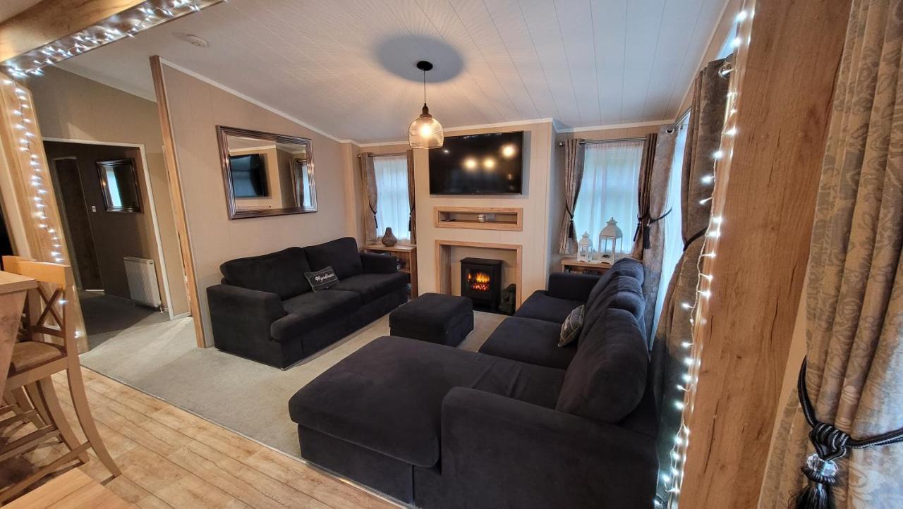 Luxury Lodge On Edge Of New Forest And 800M From Sea Entertainment And Leisure Passes Included Milford on Sea Esterno foto