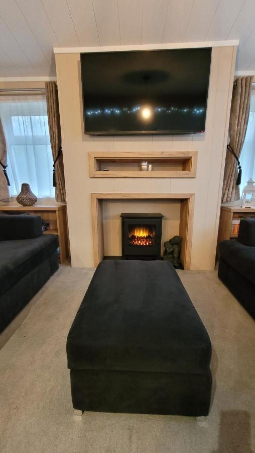 Luxury Lodge On Edge Of New Forest And 800M From Sea Entertainment And Leisure Passes Included Milford on Sea Esterno foto