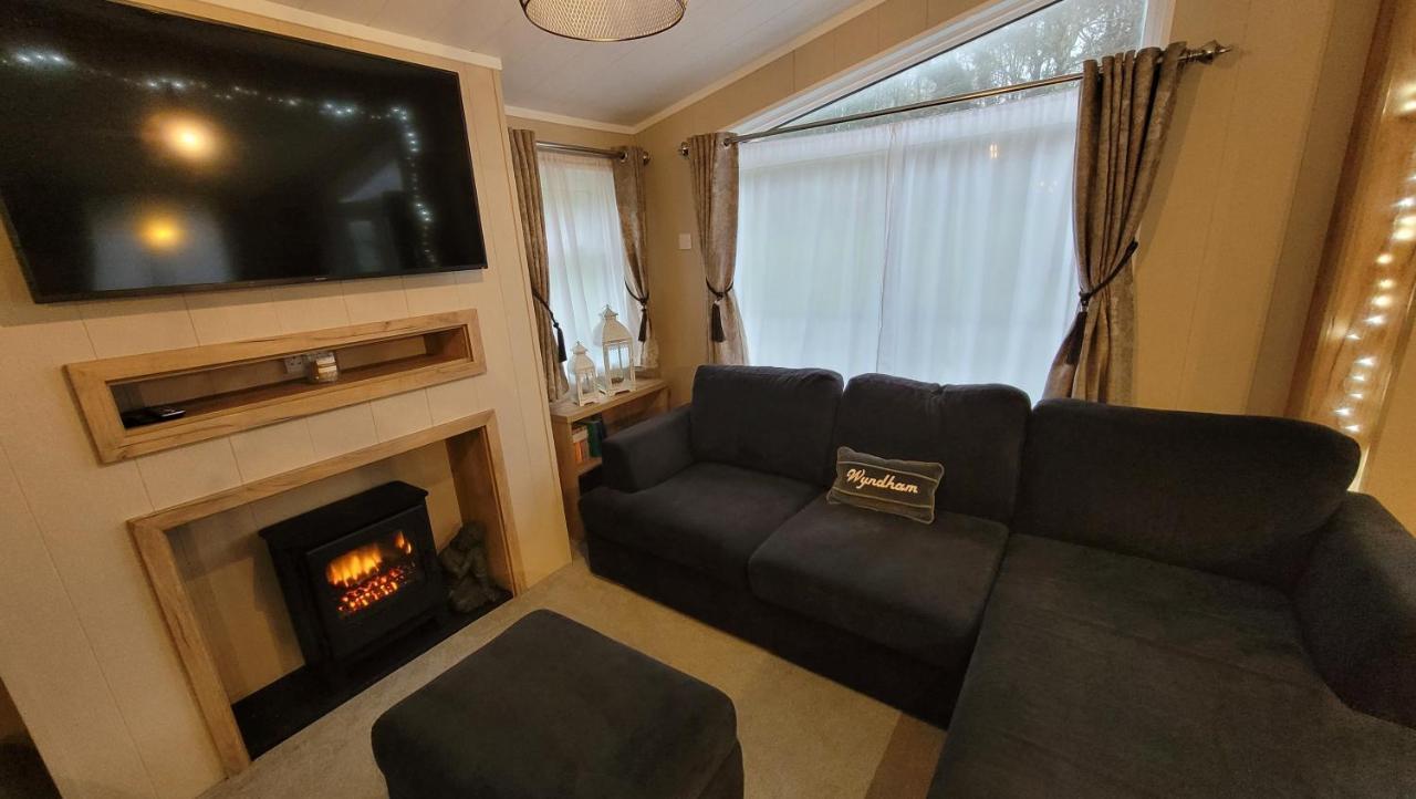 Luxury Lodge On Edge Of New Forest And 800M From Sea Entertainment And Leisure Passes Included Milford on Sea Esterno foto