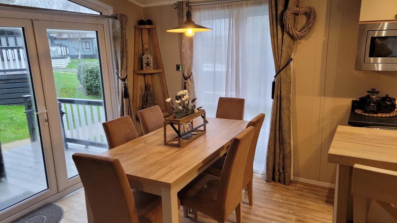 Luxury Lodge On Edge Of New Forest And 800M From Sea Entertainment And Leisure Passes Included Milford on Sea Esterno foto